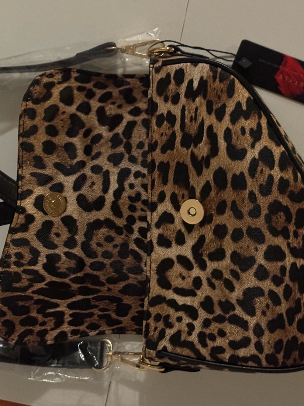 Cheetah Faux Leatber Saddle Bag in Brown/Black with gold Hardware | NWT - Picture 7 of 9
